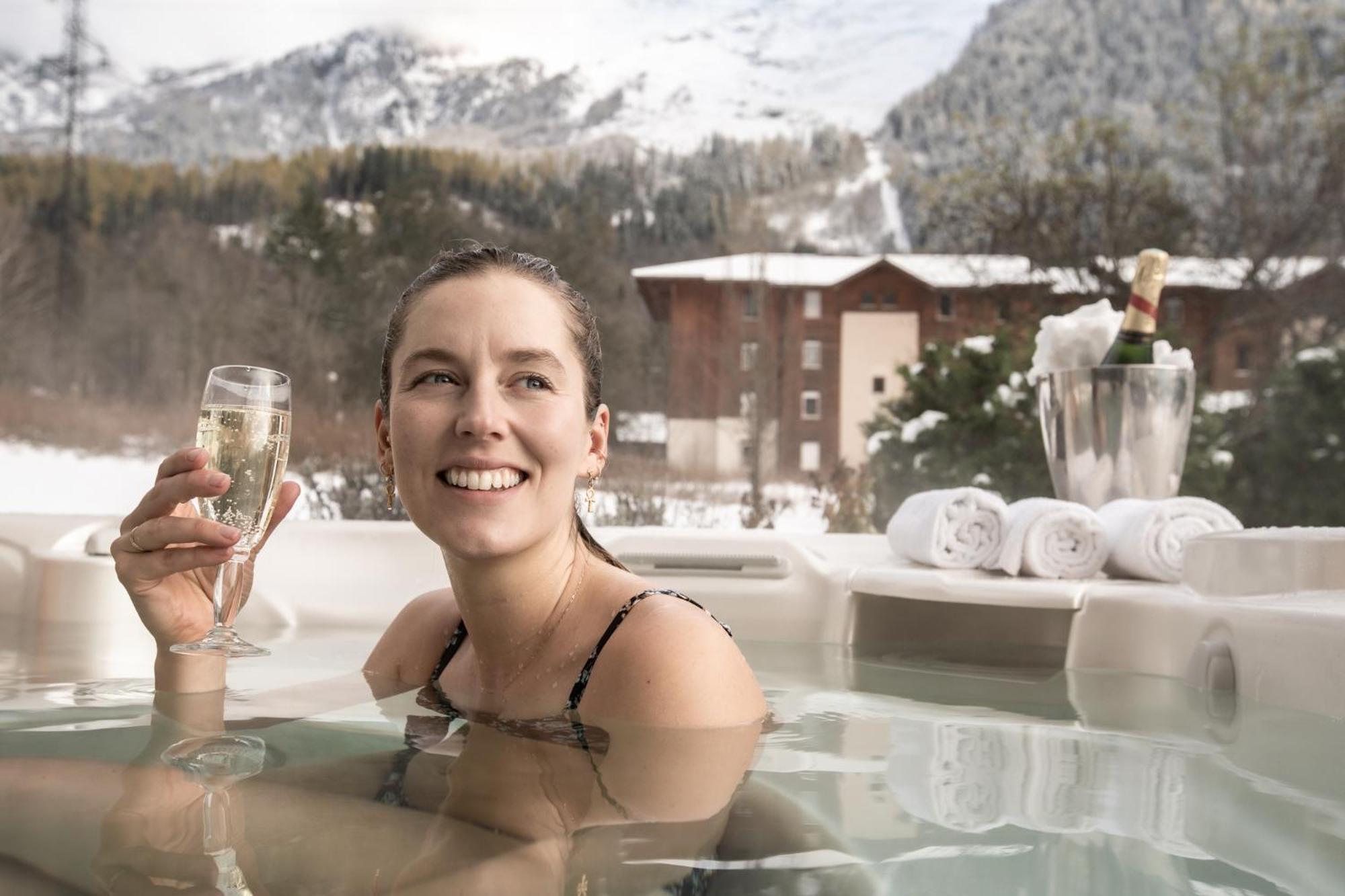 Tiki Lodge - Hot Tub & Sauna Chamonix Ngoại thất bức ảnh